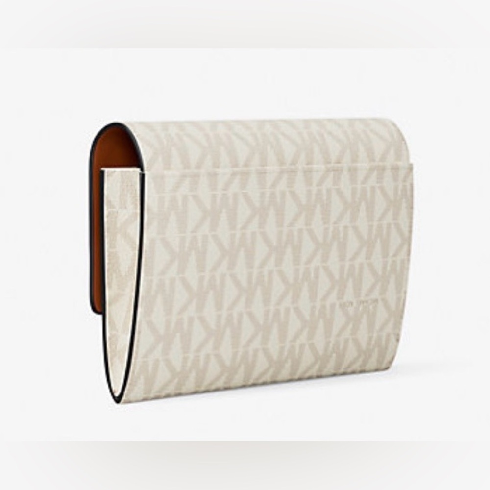 Michael Kors Jet Set Medium Signature Logo 2-in-1 Wallet | Vanilla - Picture 4 of 8